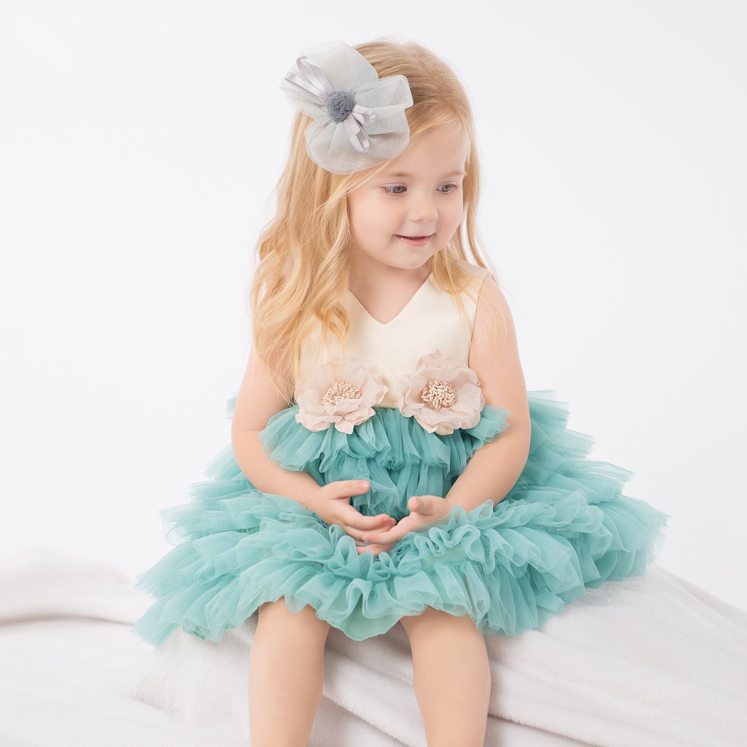 Vestido Infantil Florzinhas e Tule Camadas