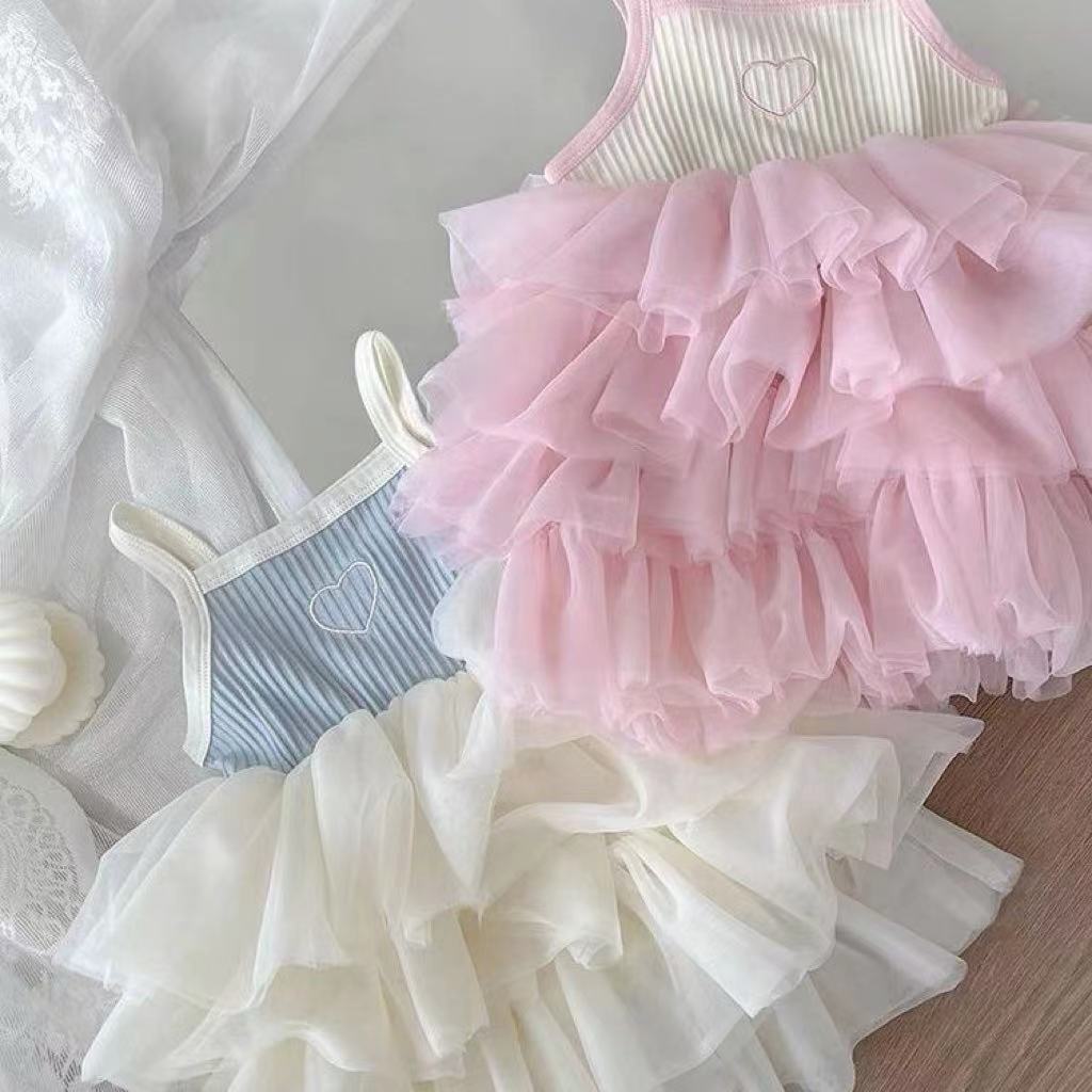 Vestido Infantil Coraçãozinho e Tule