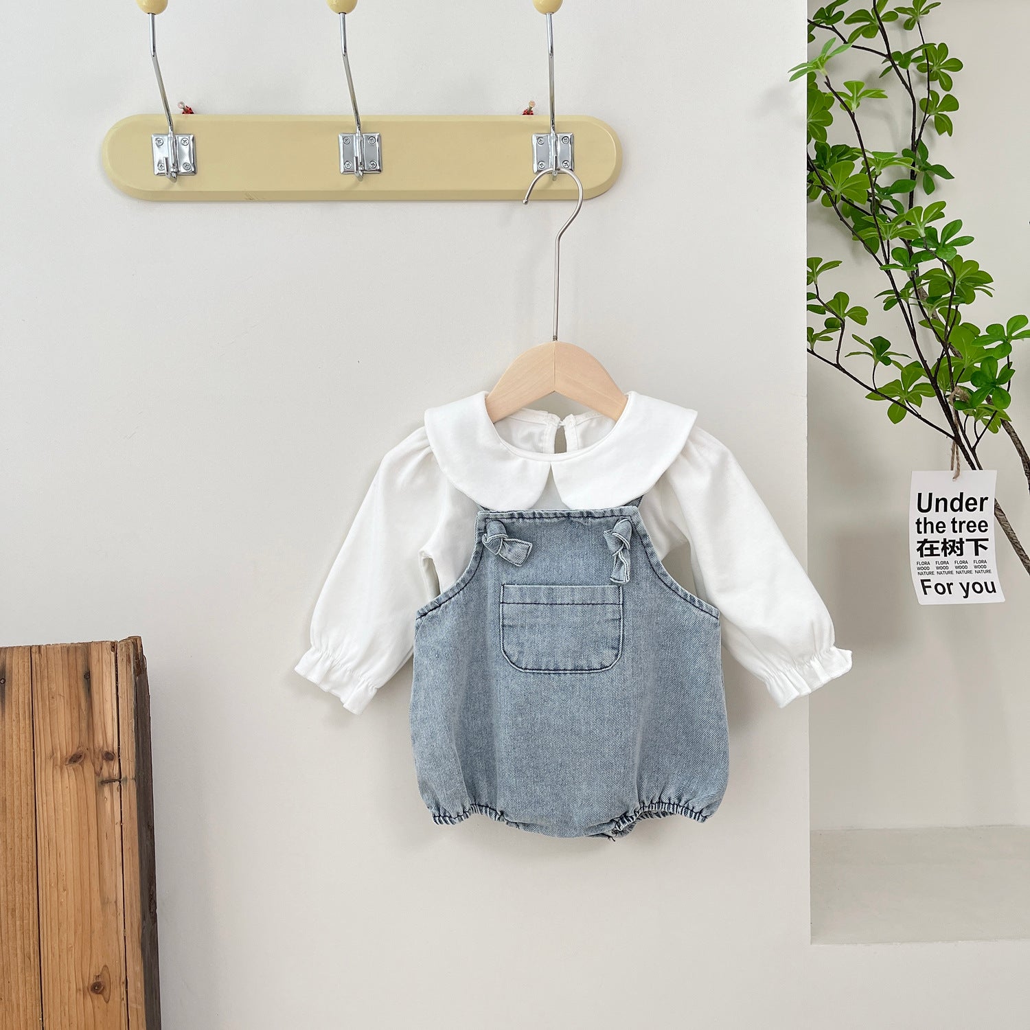 Jardineira Infantil Jeans Bolsinhos