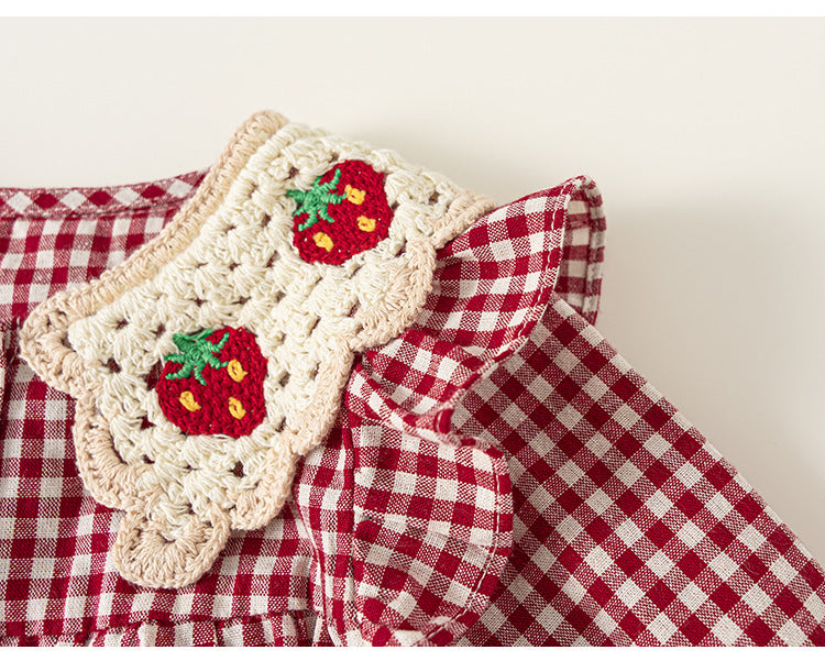 Macacão Infantil Xadrez Moranguinhos