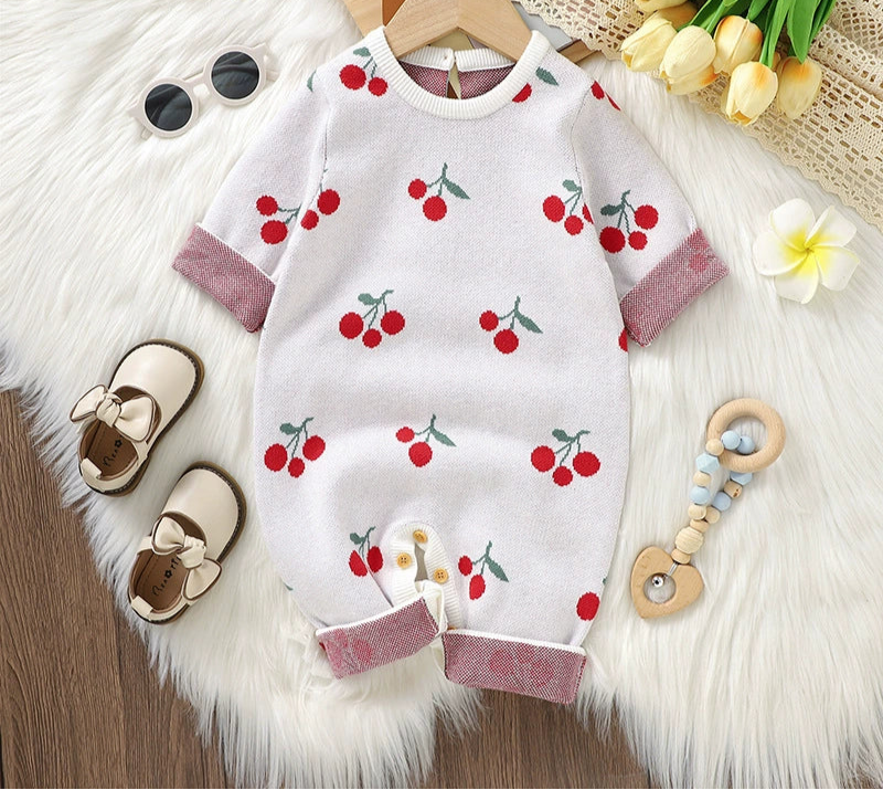 Macacão Infantil Tricô Cerejinhas