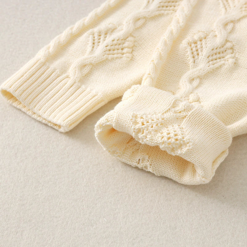 Macacão Infantil Bege de Tricô