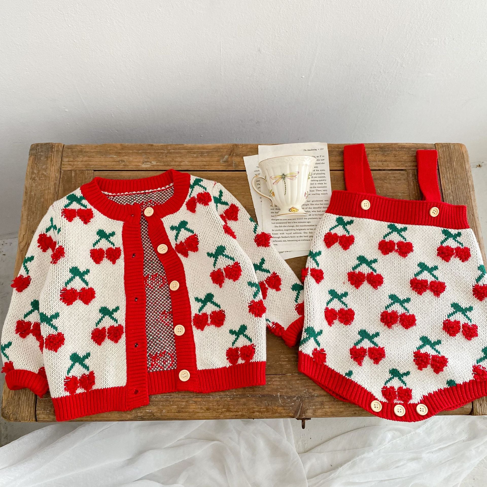 Conjunto Infantil Feminino Tricô Cerejinhas