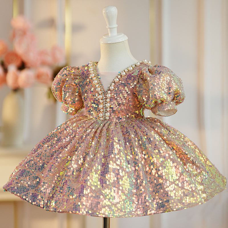 Vestido Infantil de Festa Brilhante e Pérolas
