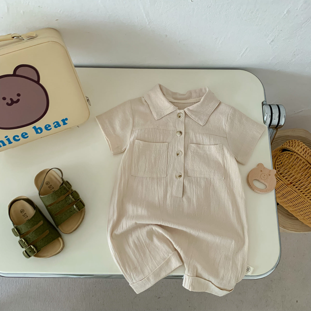 Macaquinho Infantil Botões Bolsinho