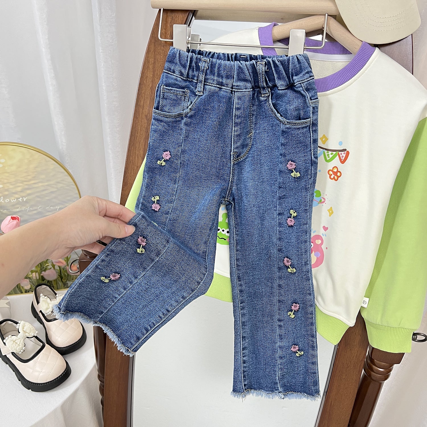 Calça Infantil Feminina Jeans Florzinhas