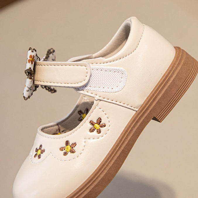 Sapato Infantil Feminino Laço Florzinhas