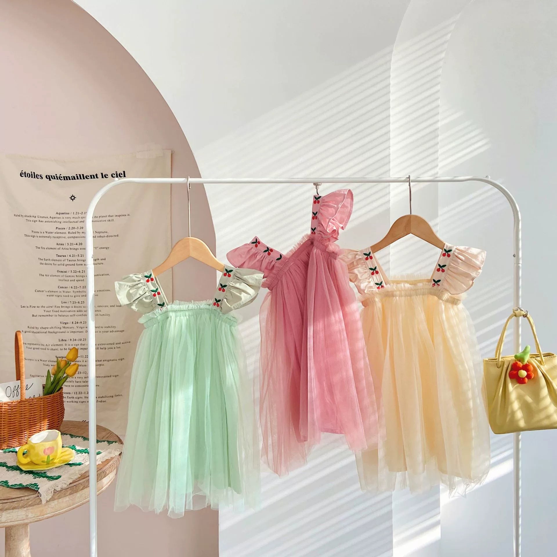 Vestido Infantil Tule Alcinha Cerejinhas