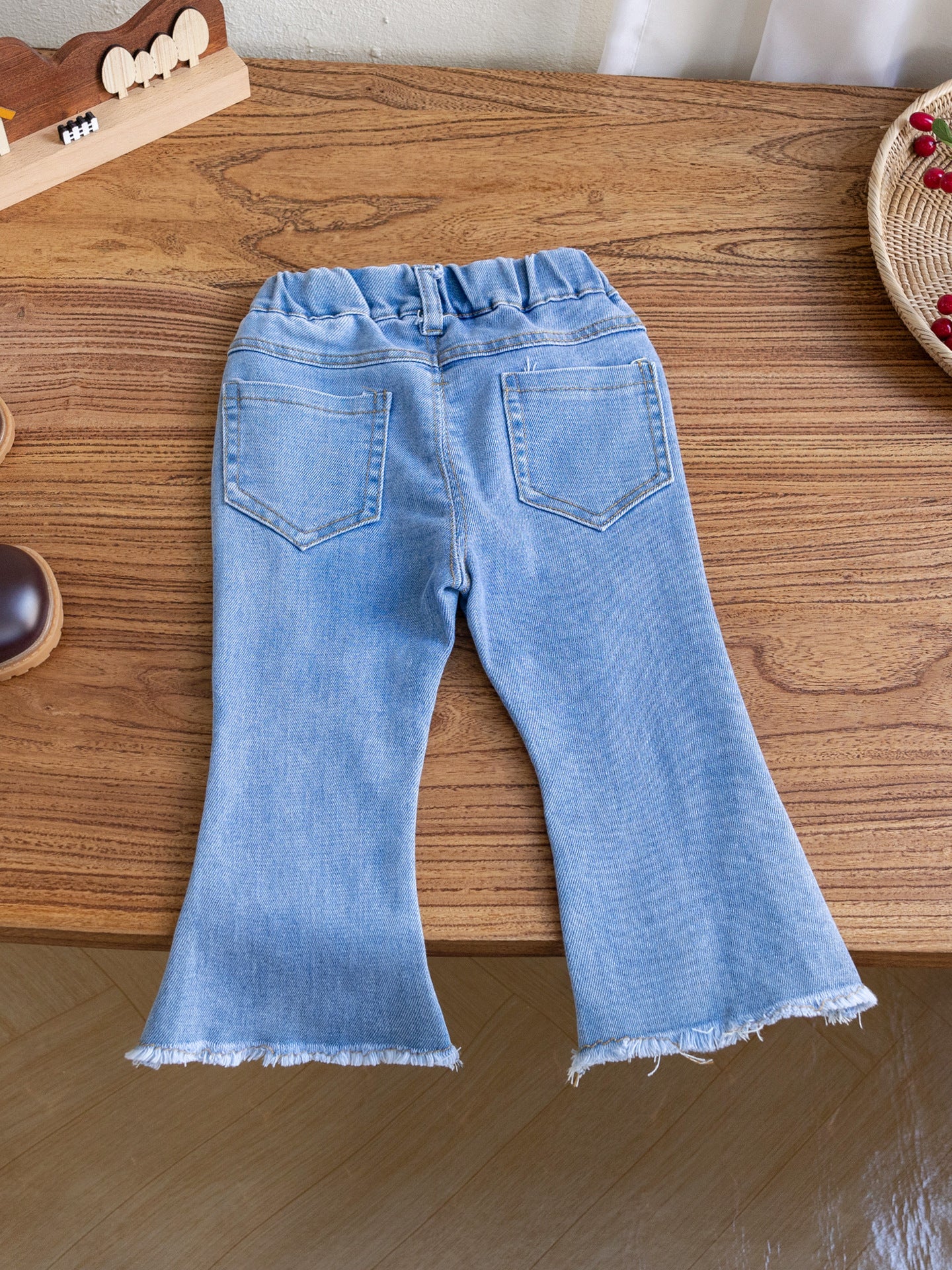 Calça Infantil Feminina Jeans Barra Florzinhas