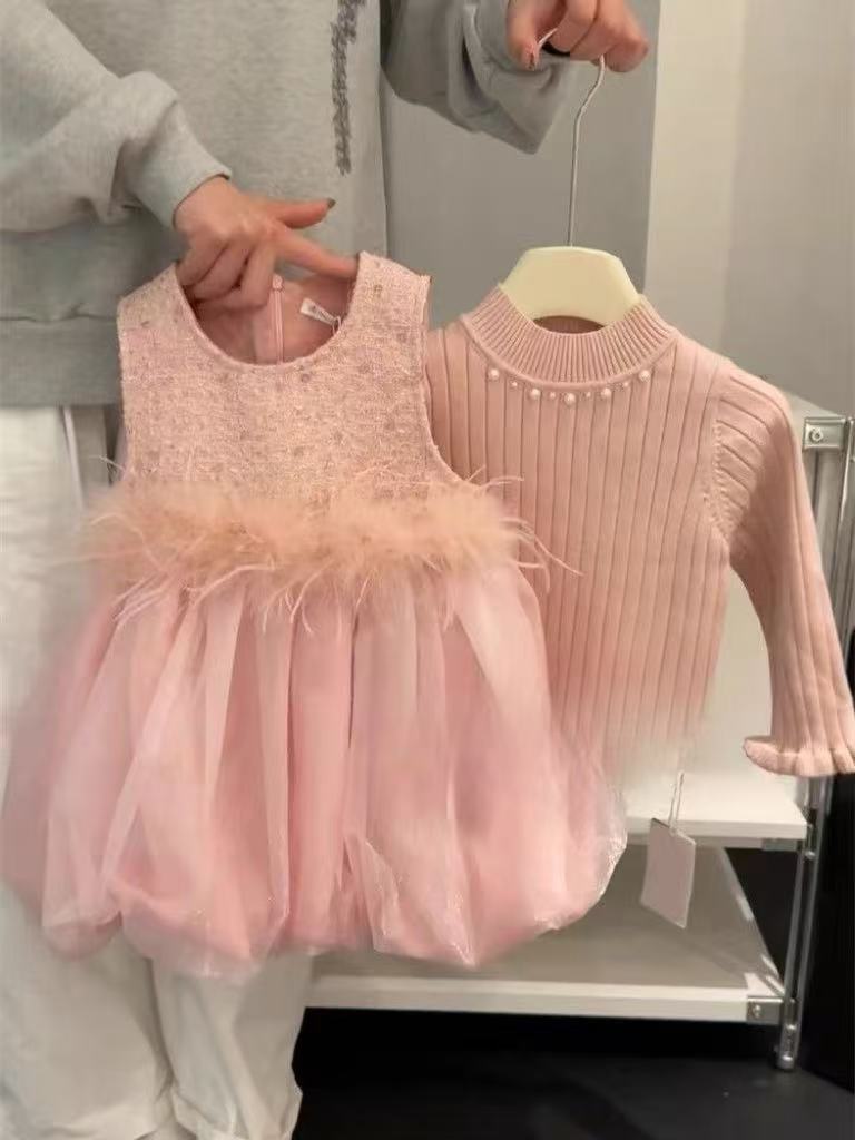 Conjunto Infantil Vestido Plumas + Blusa Pérolas