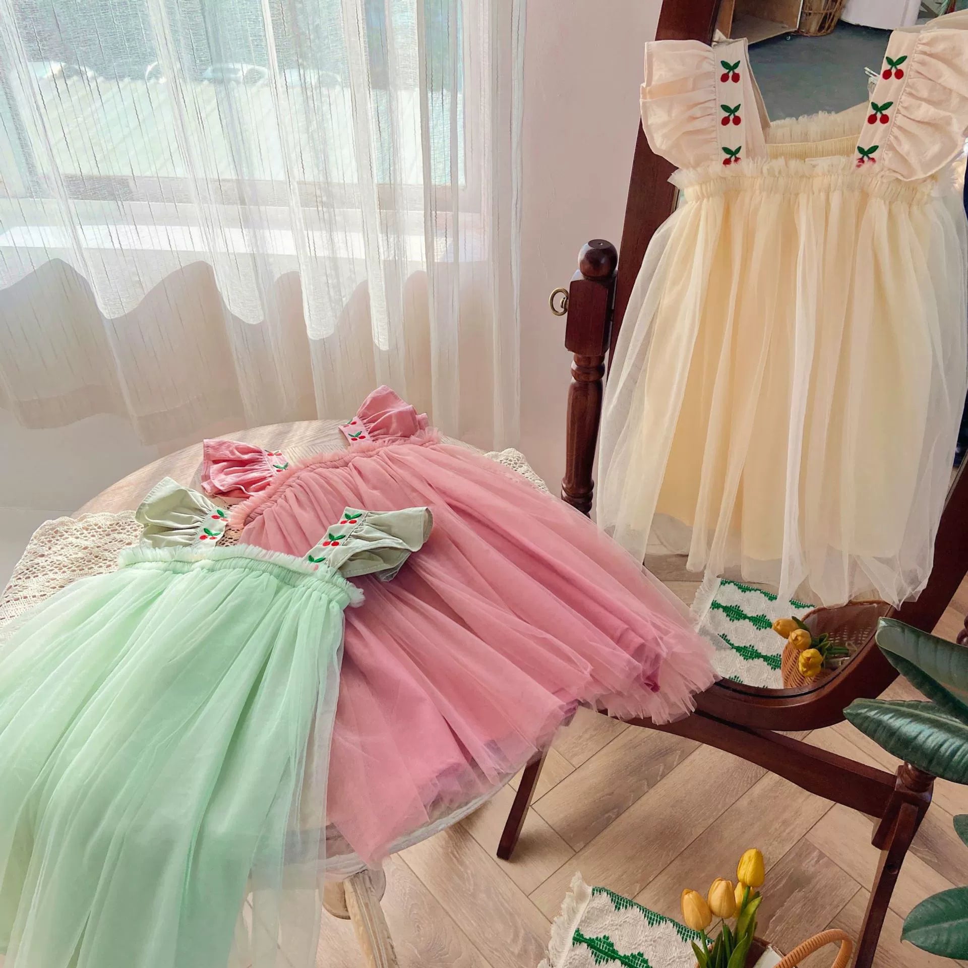 Vestido Infantil Tule Alcinha Cerejinhas