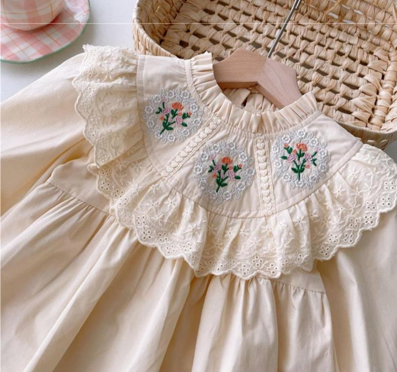 Vestido Infantil Bordado Florzinhas