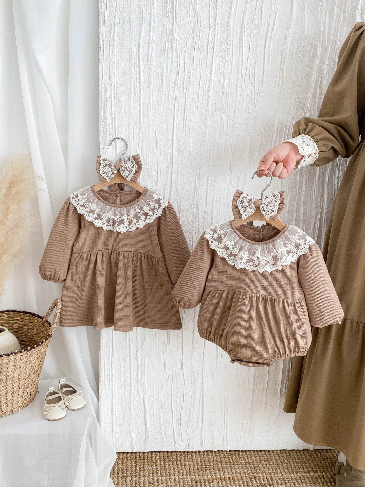 Body/ Vestido Infantil Gola Rendinha