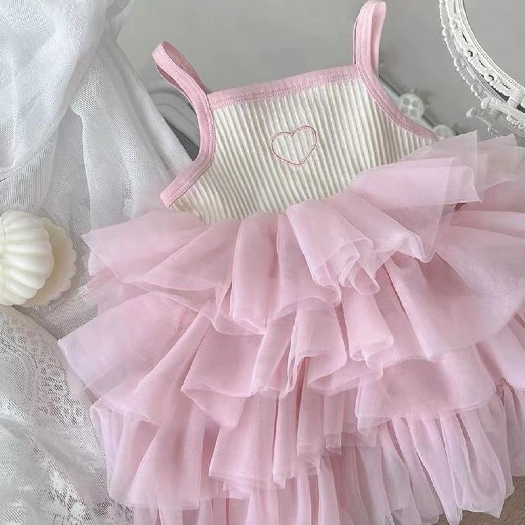 Vestido Infantil Coraçãozinho e Tule