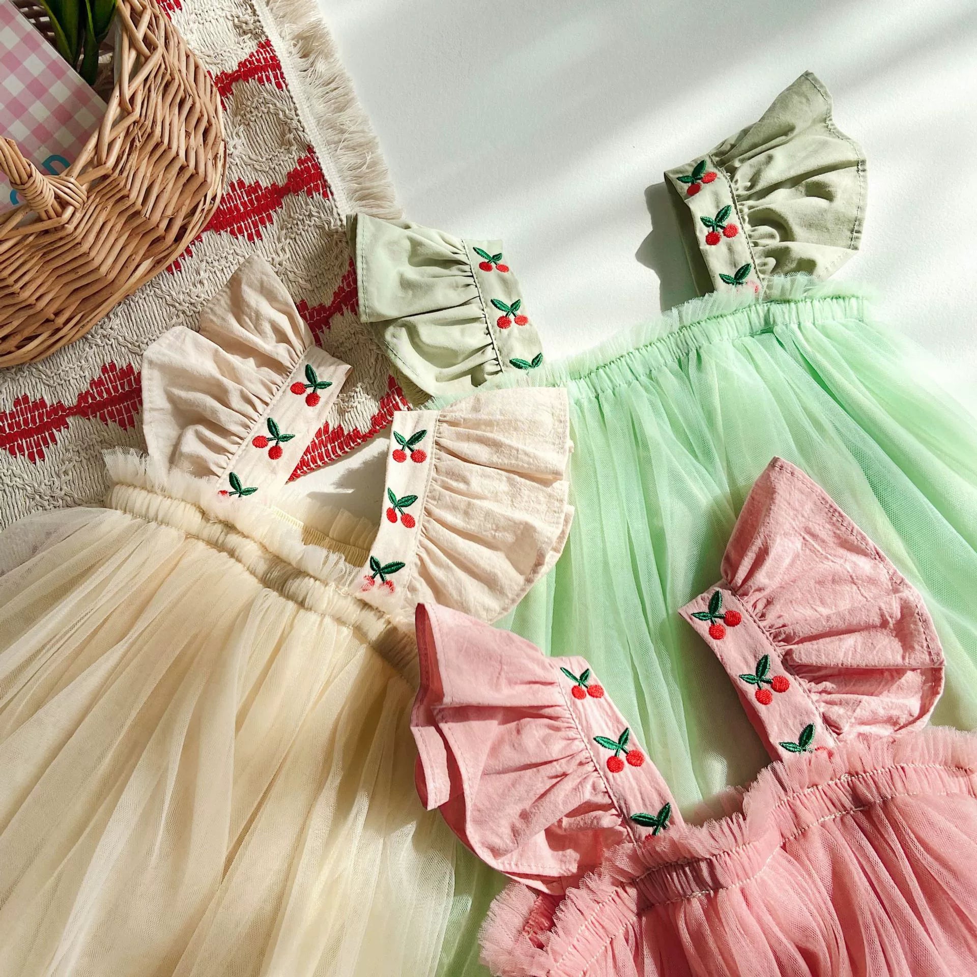 Vestido Infantil Tule Alcinha Cerejinhas