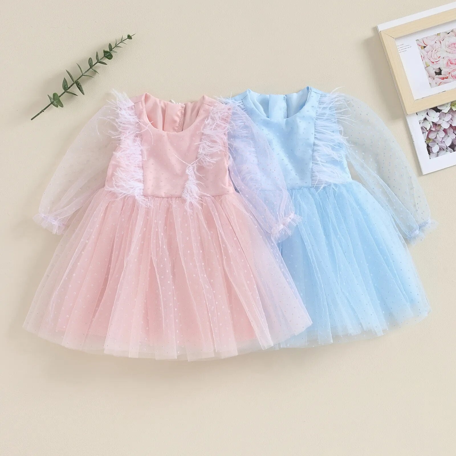 Vestido Infantil Tule e Penas