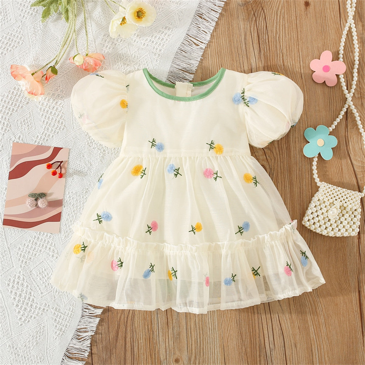 Vestido Infantil Bordado Florzinha e Laço