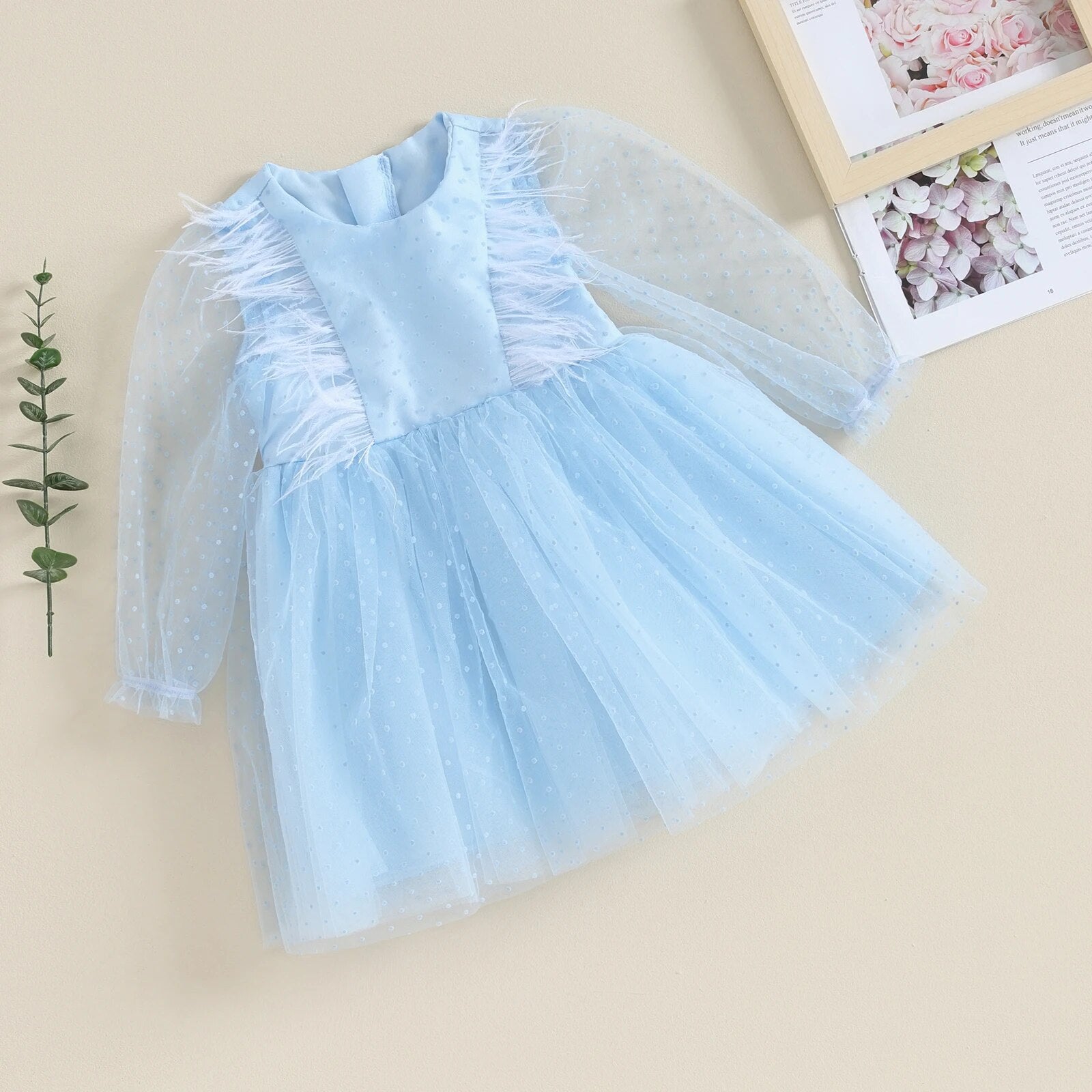 Vestido Infantil Tule e Penas