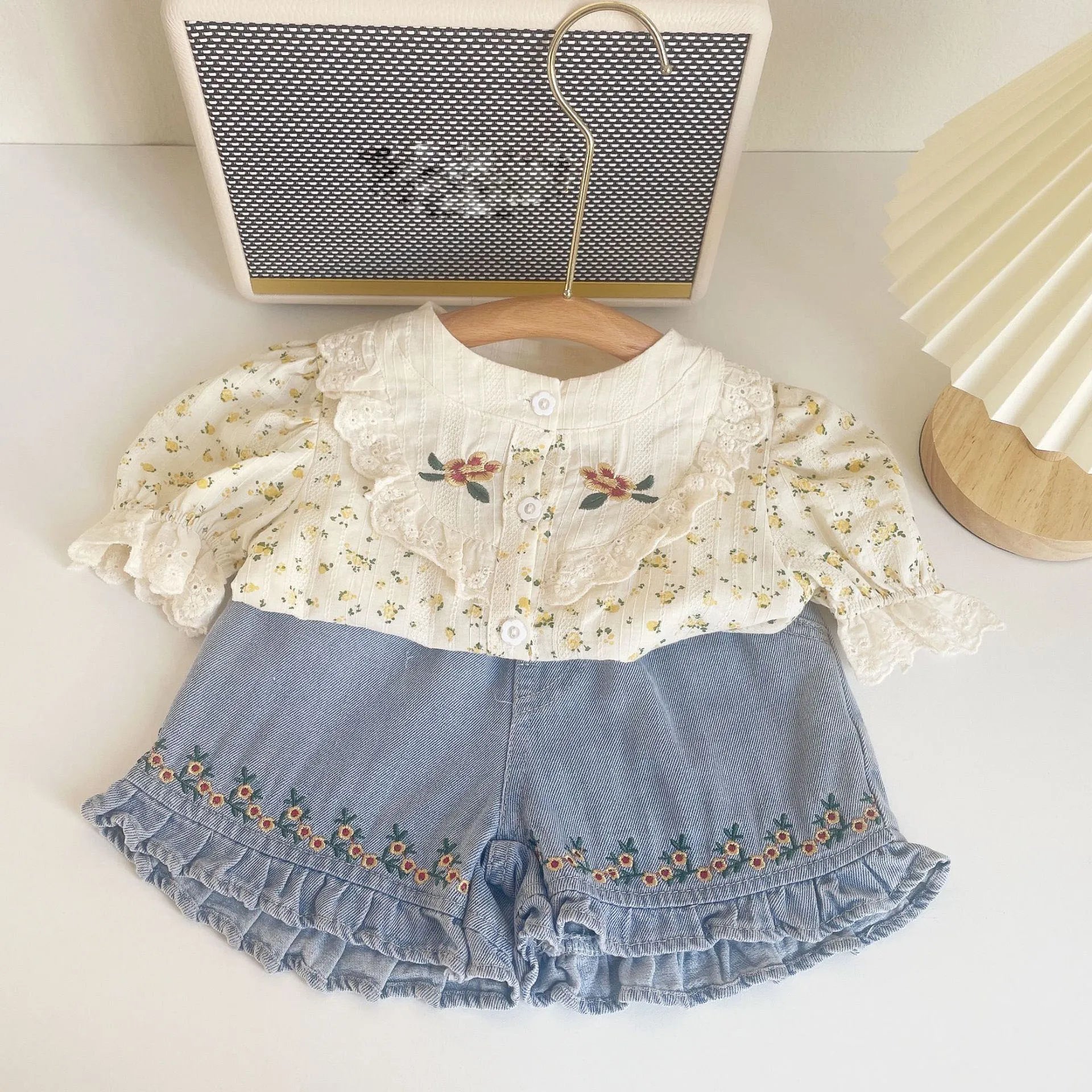 Conjunto Infantil Feminino Florzinhas e Jeans