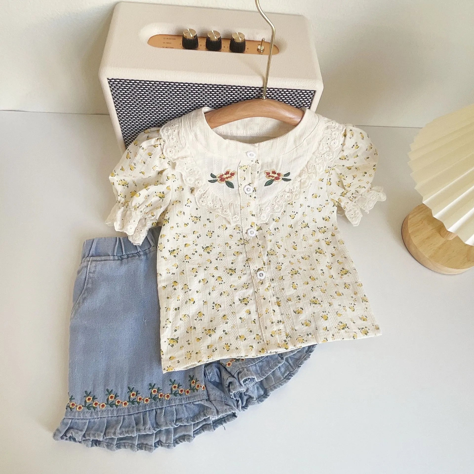 Conjunto Infantil Feminino Florzinhas e Jeans