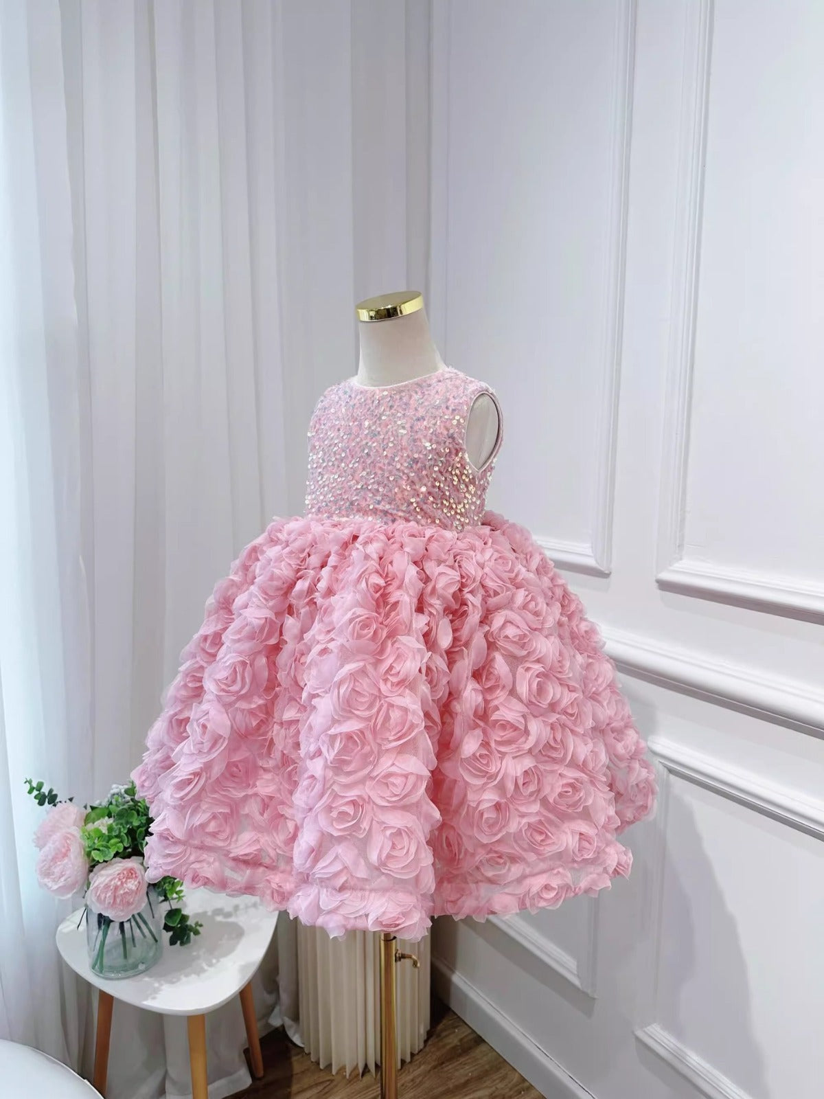 Vestido Infantil Flores e Lantejoulas