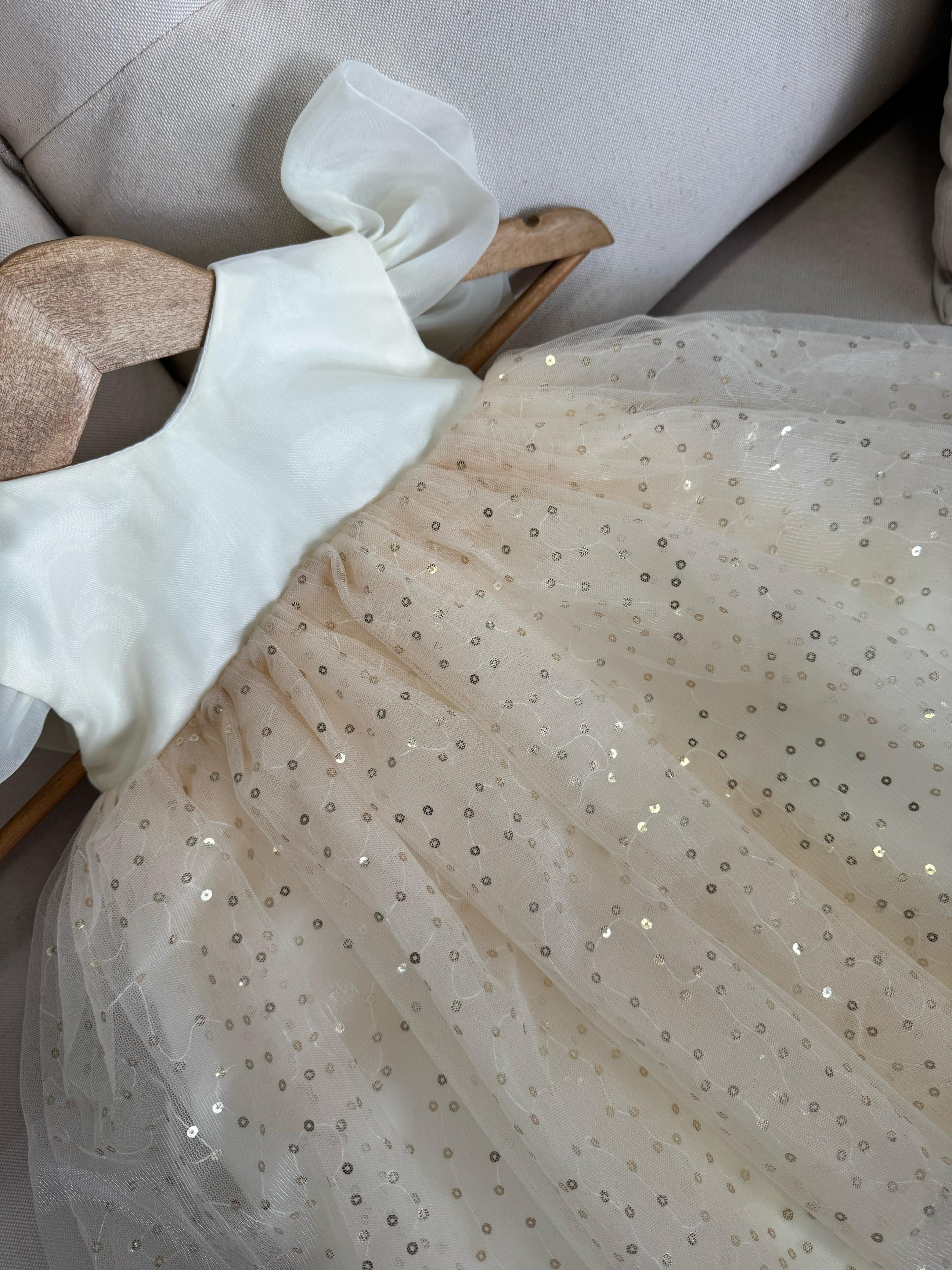 Vestido Infantil Tule Paetê Dourado