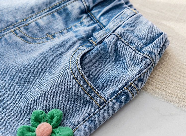 Shorts Infantil Feminino Jeans Florzinhas