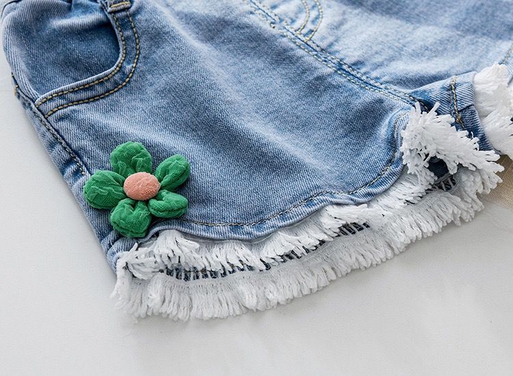 Shorts Infantil Feminino Jeans Florzinhas