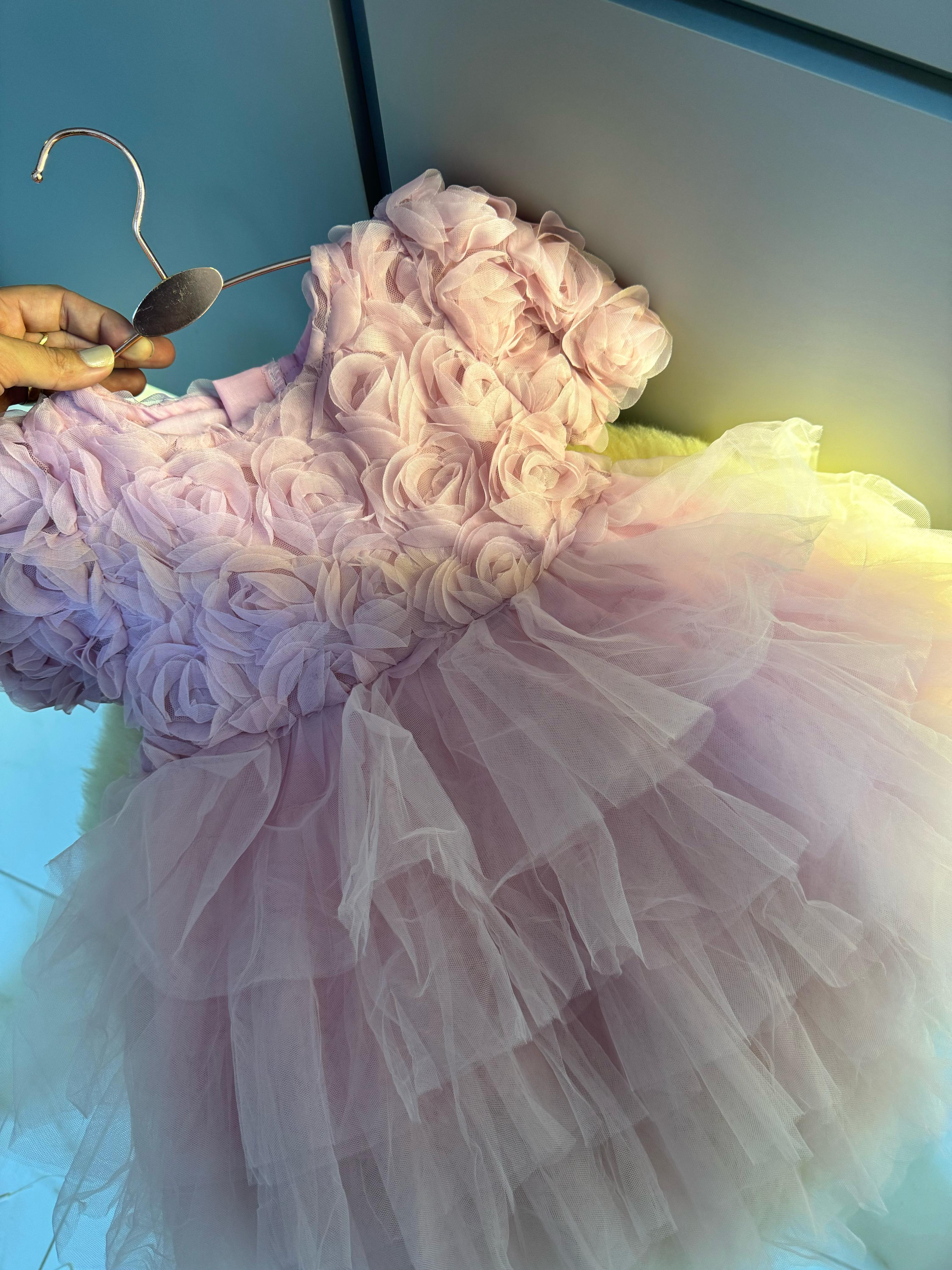 Vestido Infantil Floral e Tule Camadas