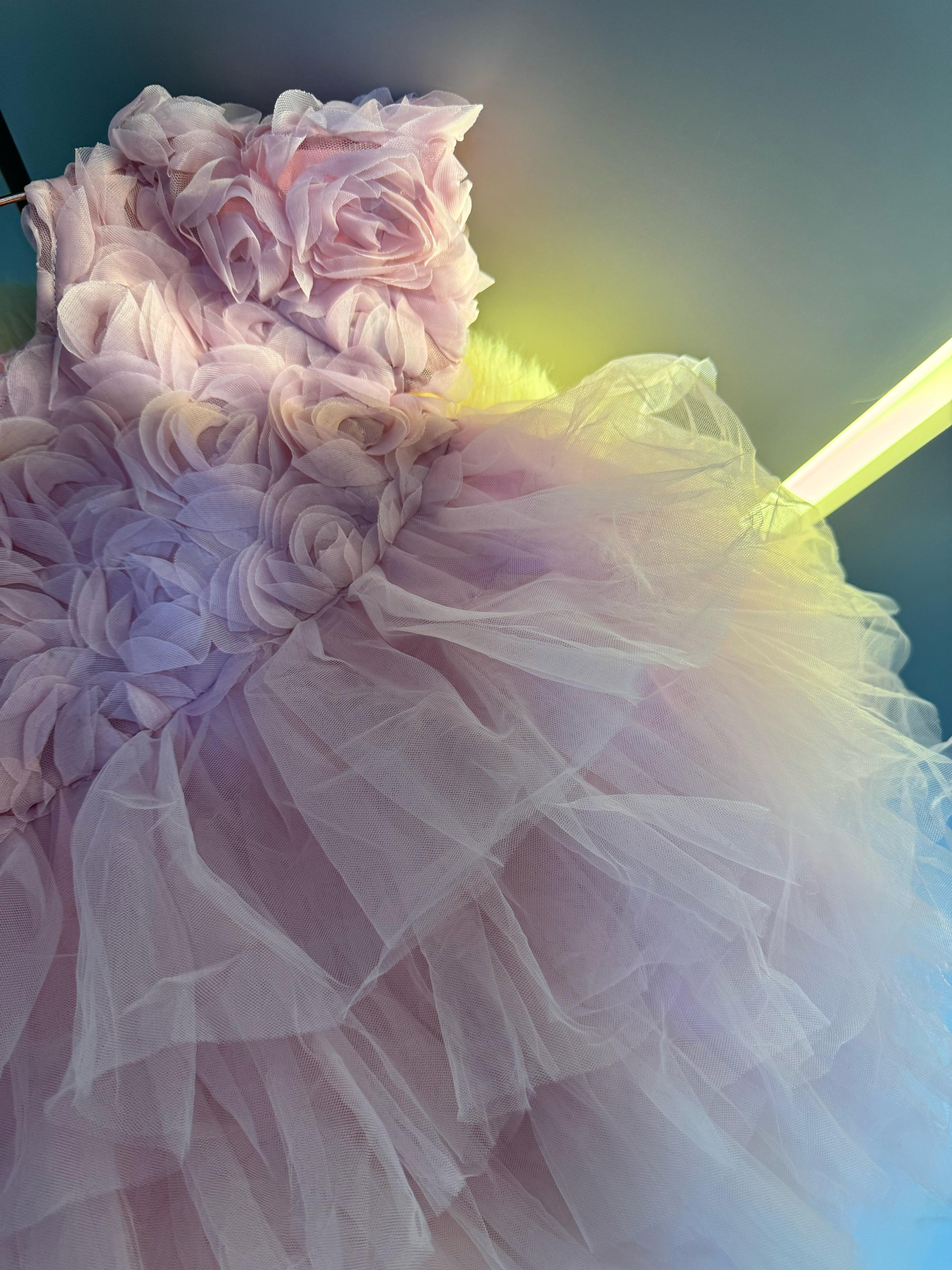 Vestido Infantil Floral e Tule Camadas