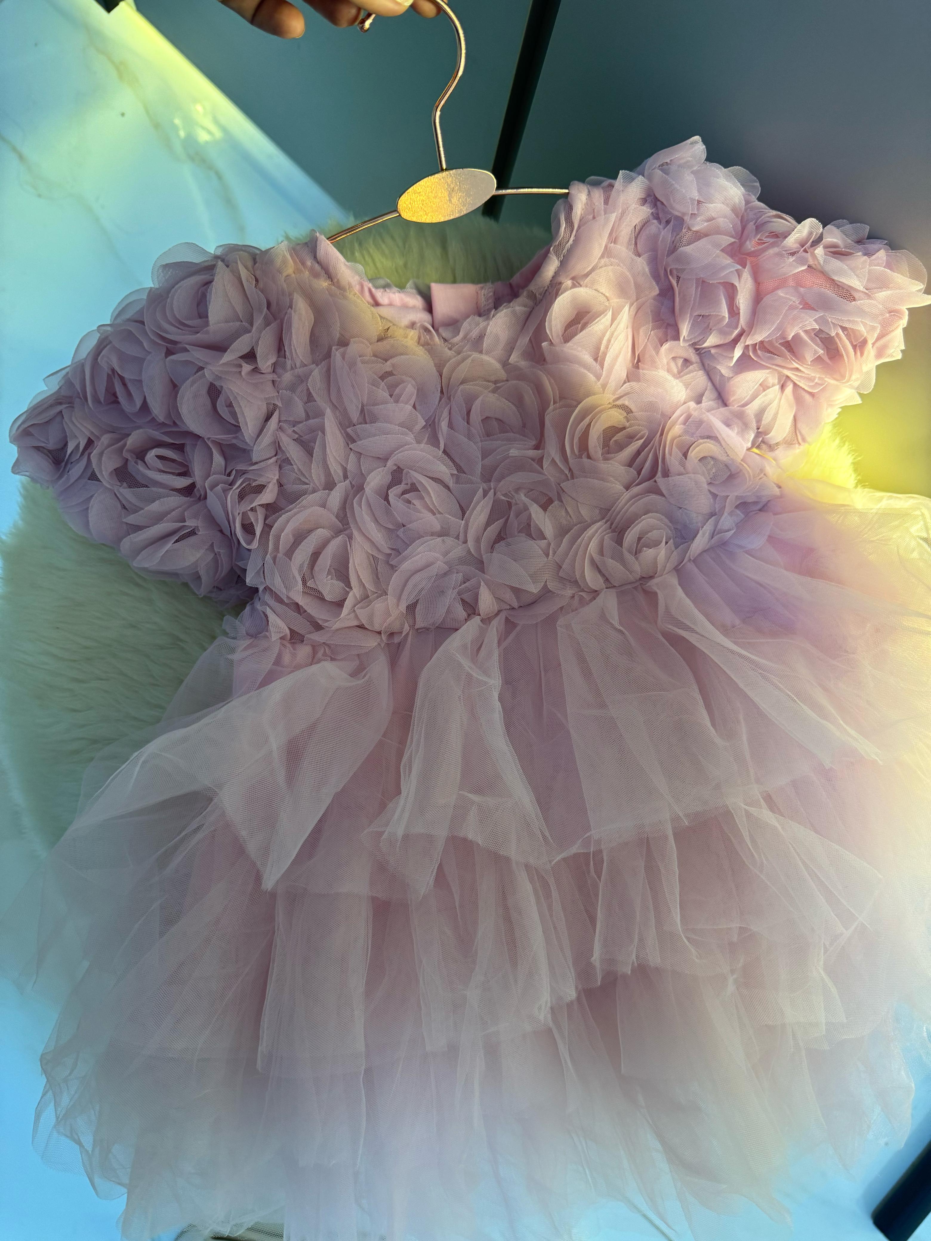 Vestido Infantil Floral e Tule Camadas