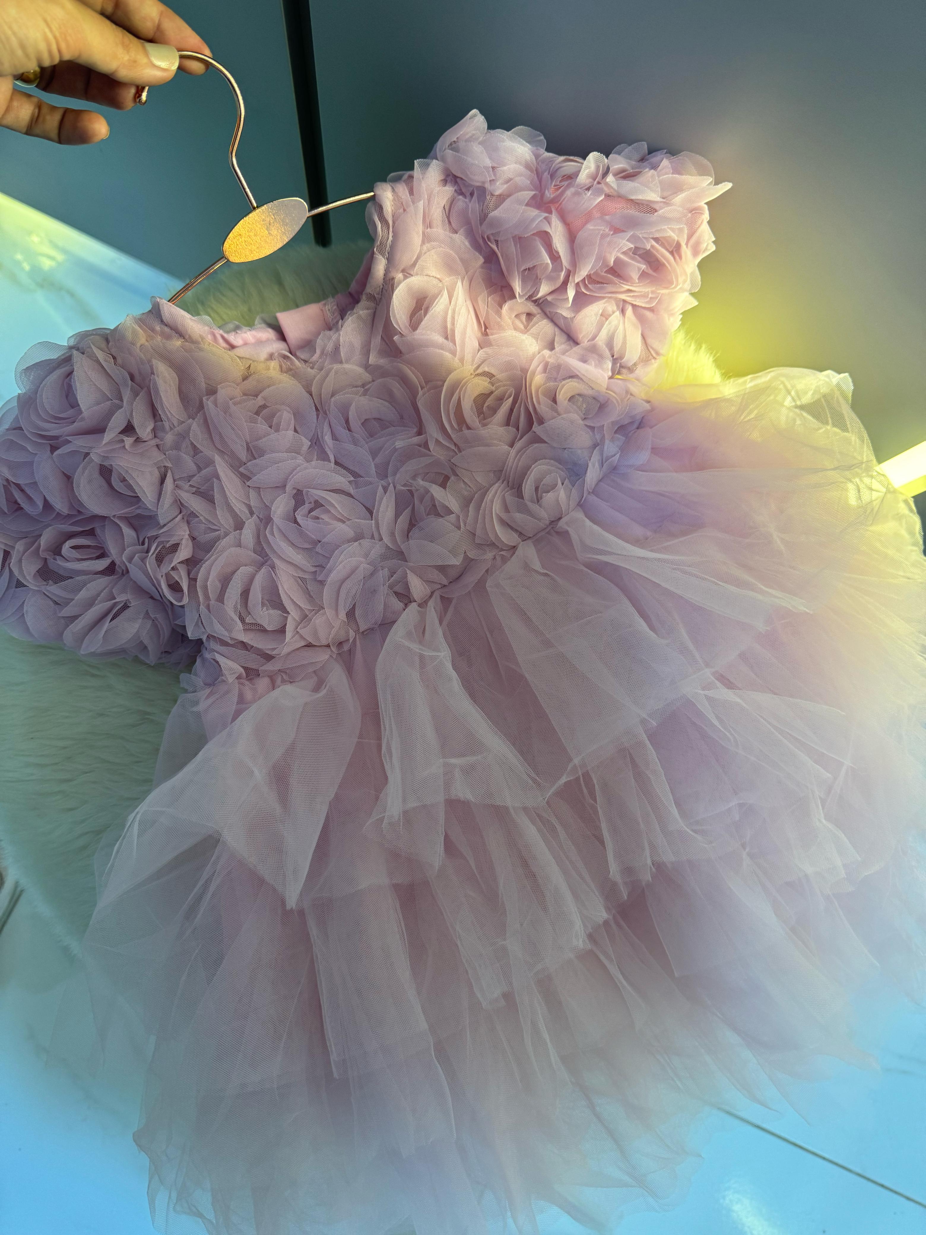 Vestido Infantil Floral e Tule Camadas