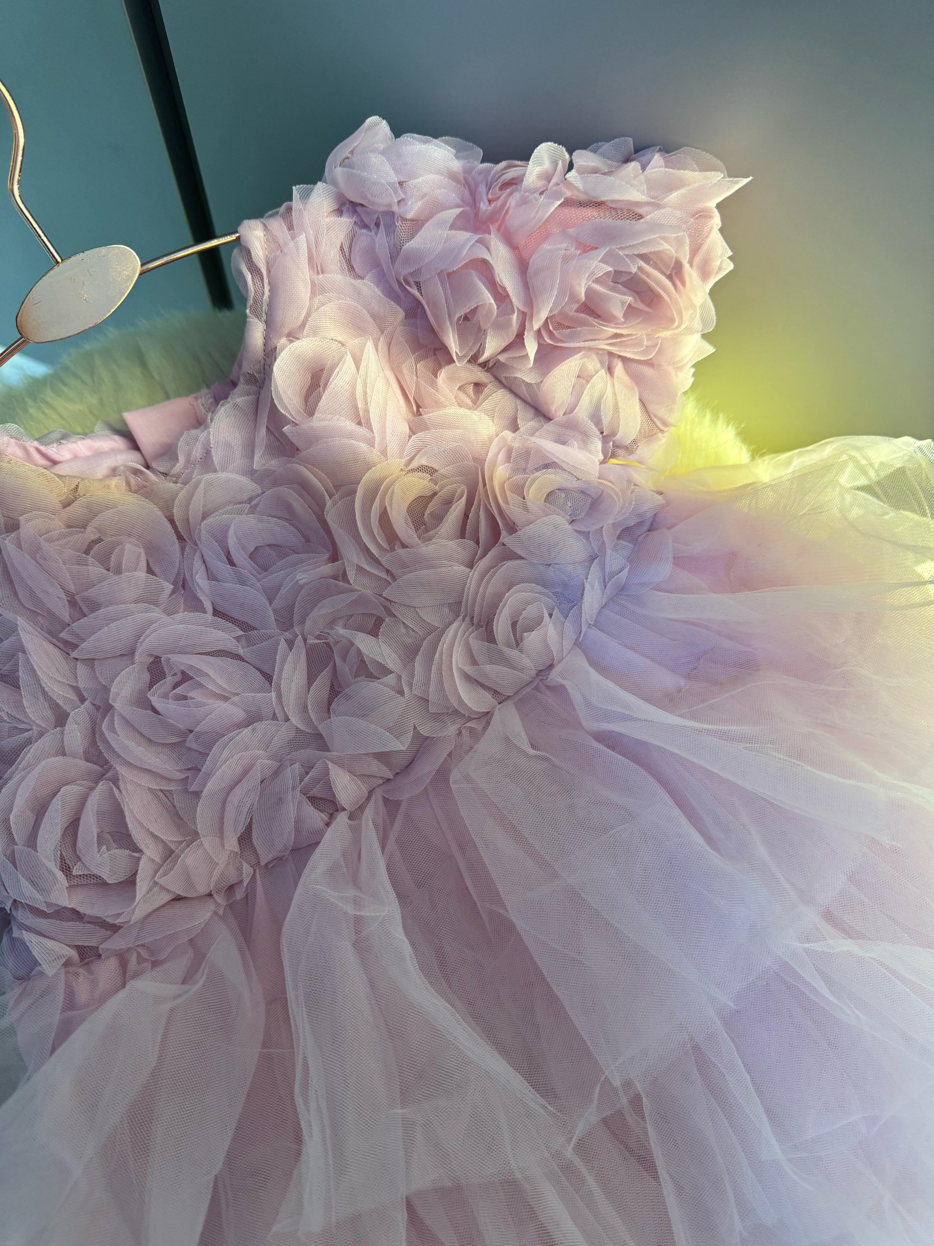 Vestido Infantil Floral e Tule Camadas