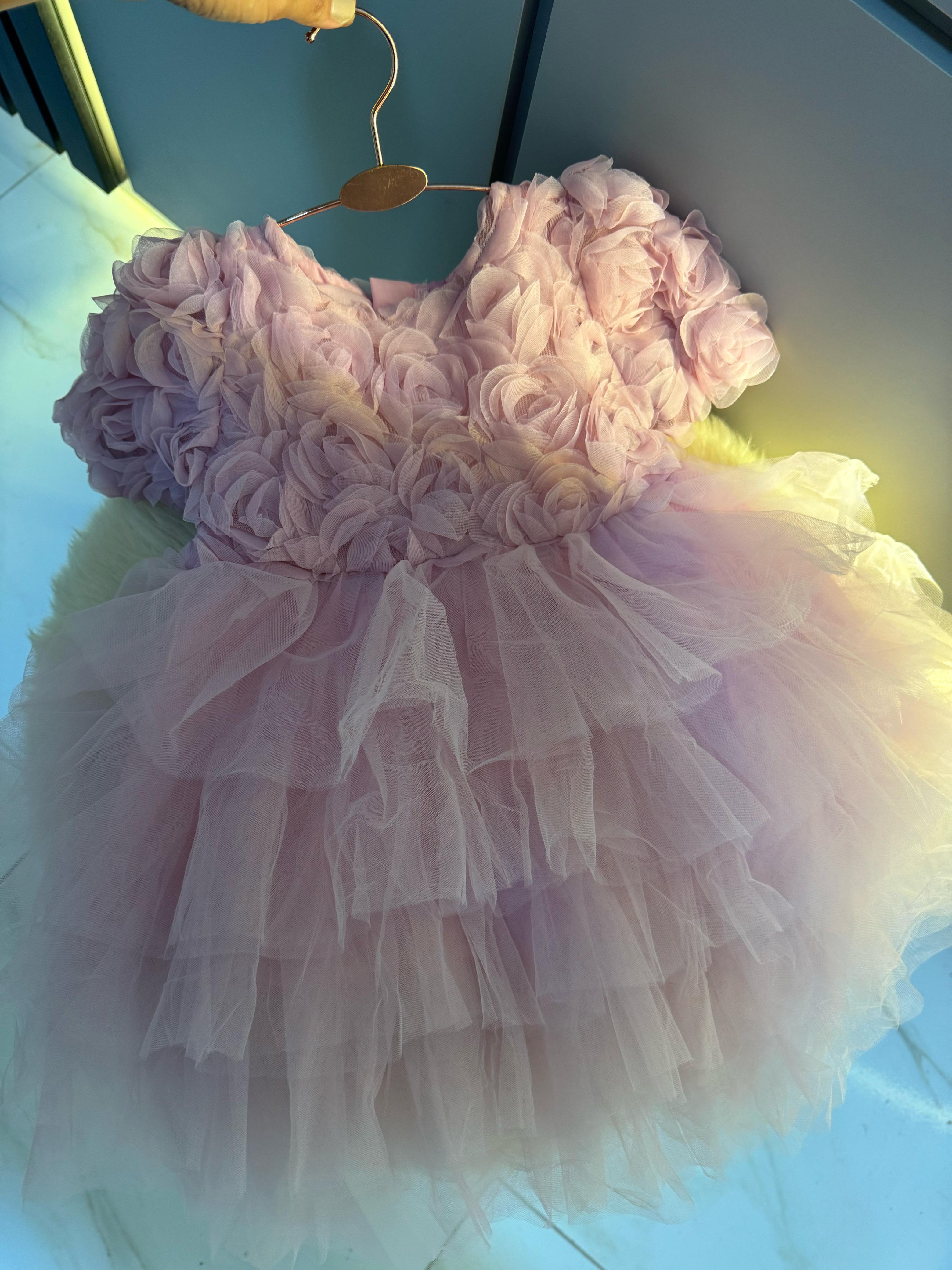 Vestido Infantil Floral e Tule Camadas