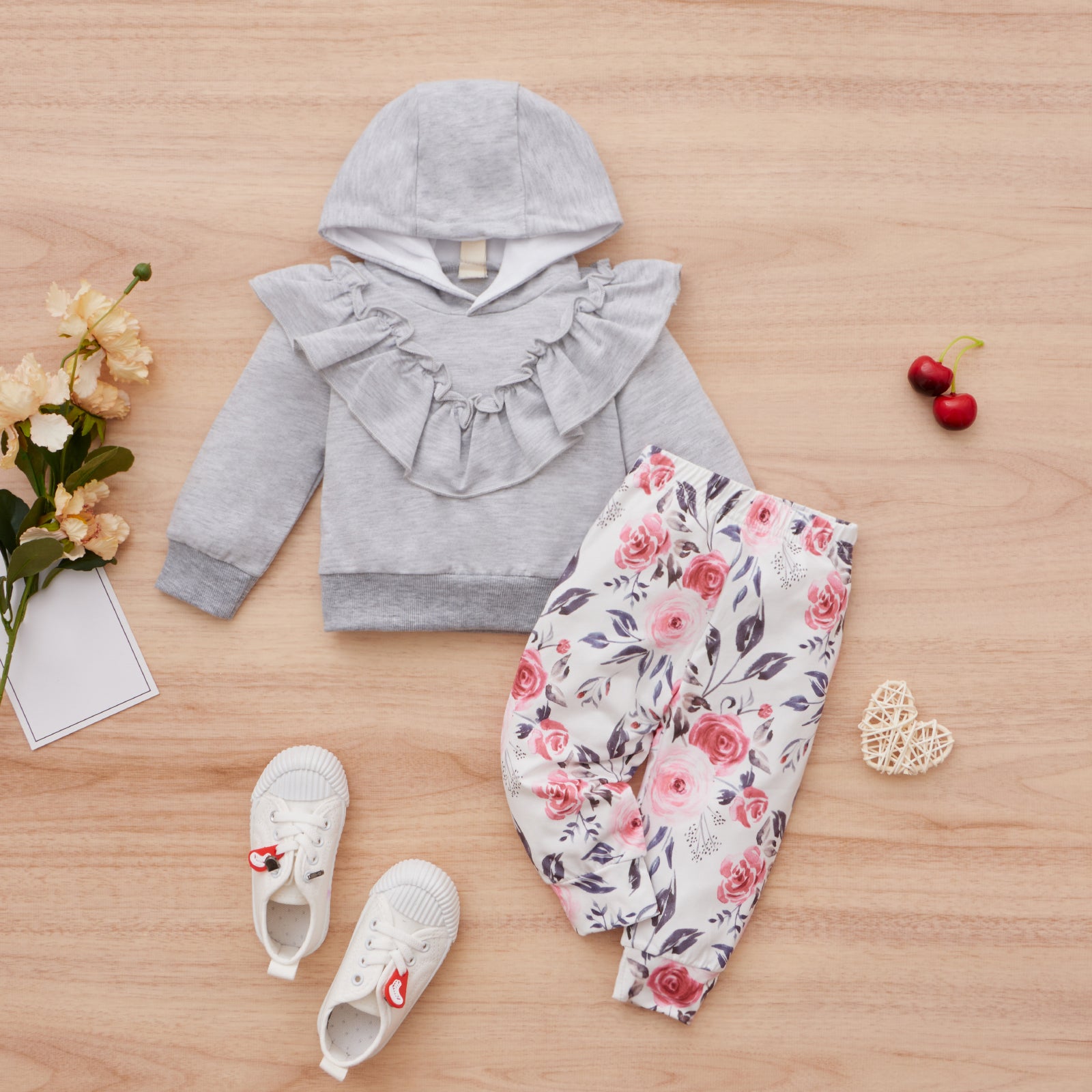 Conjunto Infantil Calça Flores + Blusa com Capuz conjunto Loja Click Certo 3-6 meses 