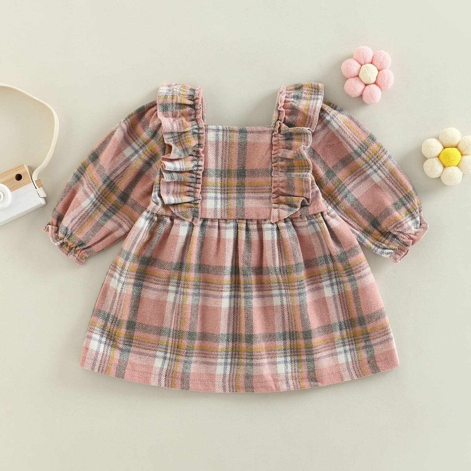 Vestido Curto Infantil com Textura Xadrez e Botões de Coração